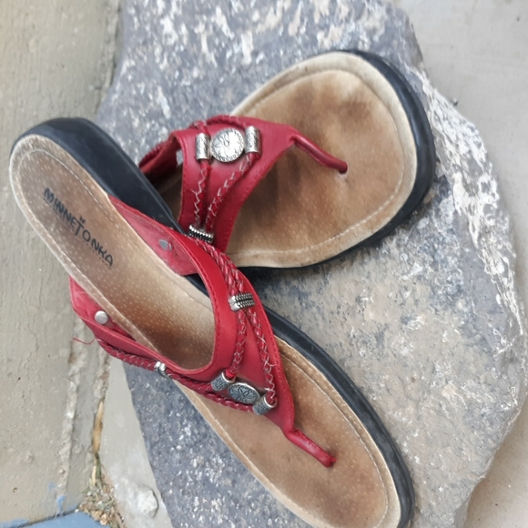 Minnetonka Shoes - Minnetonka women's leather slip on sandal thong size 11. Western, boho.